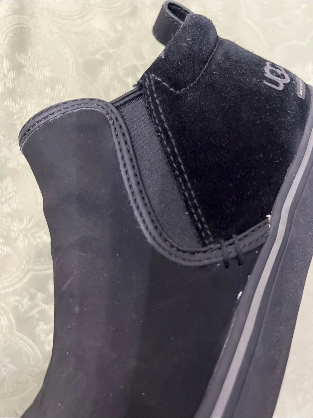 UGG Kemp man’s Black Slip-On with Suede Panels size 10